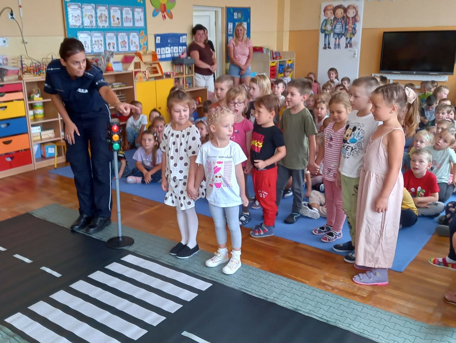 Policjanci Przypomnieli Dzieciom Podstawowe Zasady Bezpiecze Stwa