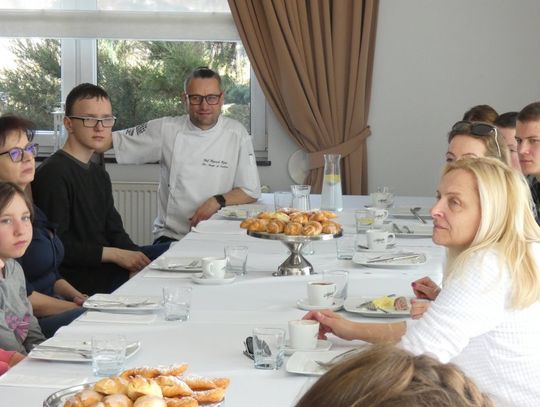 Odkrywanie tajemnic kuchni z Wojtas Entree. Ciekawa lekcja uczniów ZSS