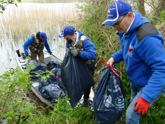 Posprzątaliśmy Niskie Brodno z dwóch stron. Była też integracja [ZDJĘCIA, VIDEO]