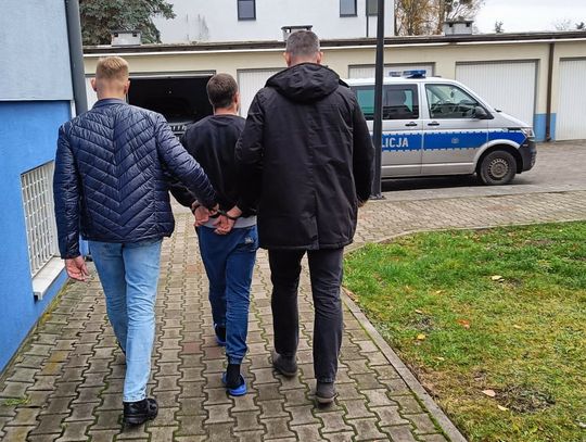 Rozbój na ul. Sikorskiego. Policjanci zatrzymali 21-latka