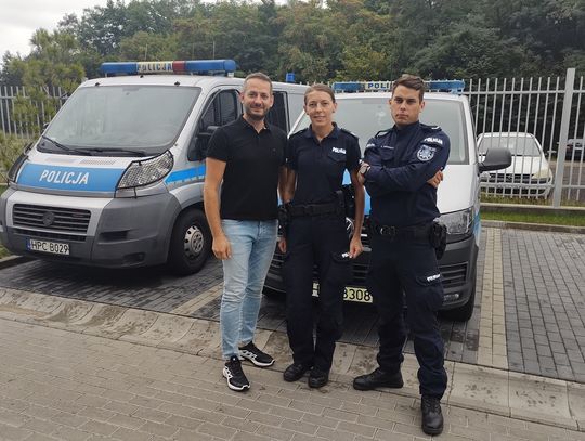 Rypińscy policjanci uratowali mężczyznę, który zasłabł na parkingu