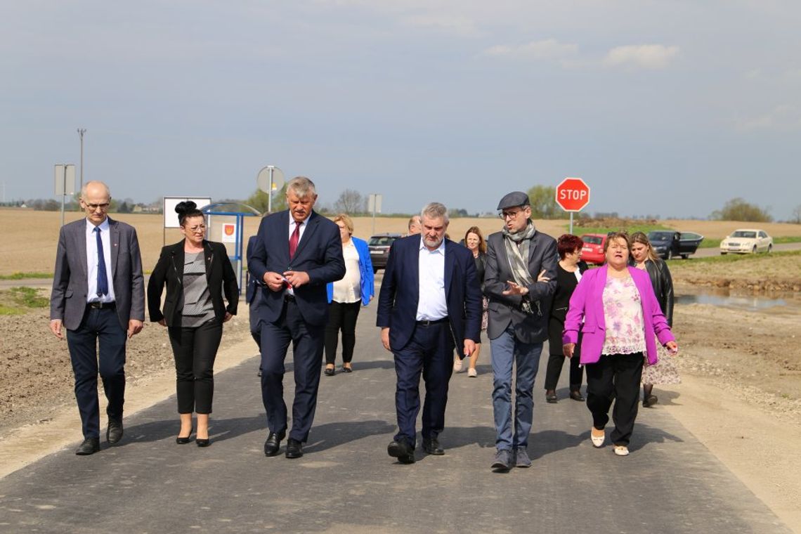 Jabłonowo Pomorskie: uroczyste otwarcie trzech dróg gminnych