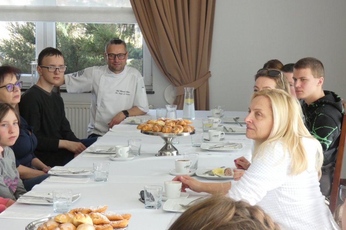 Odkrywanie tajemnic kuchni z Wojtas Entree. Ciekawa lekcja uczniów ZSS