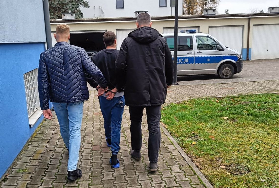 Rozbój na ul. Sikorskiego. Policjanci zatrzymali 21-latka